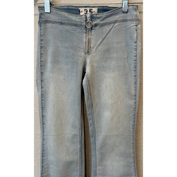 Free People Jett Low-Rise Flare Jeans Size 25 - Picture 4 of 7